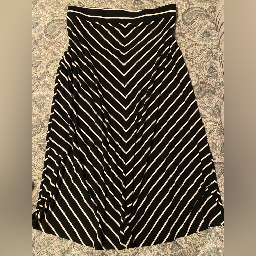 Black and white maxi skirt